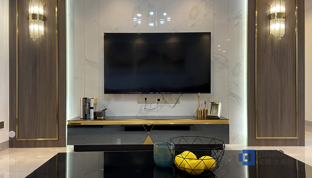 逸都花園四室兩廳現(xiàn)代輕奢風格裝修效果圖 電視背景墻.jpg