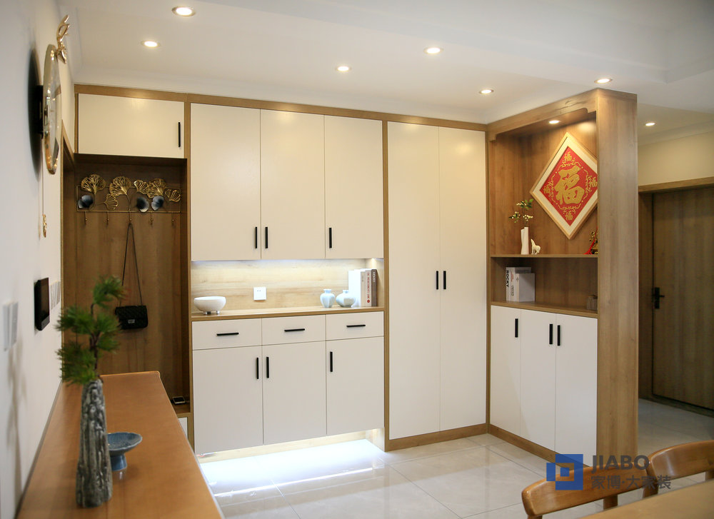 經世龍城126平方4室2廳裝修樣板間 5入戶玄關.jpg