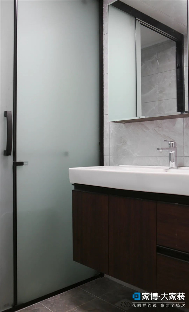 空間設(shè)計(jì)簡(jiǎn)約但又不失情趣 空間設(shè)計(jì)簡(jiǎn)約但又不失情趣